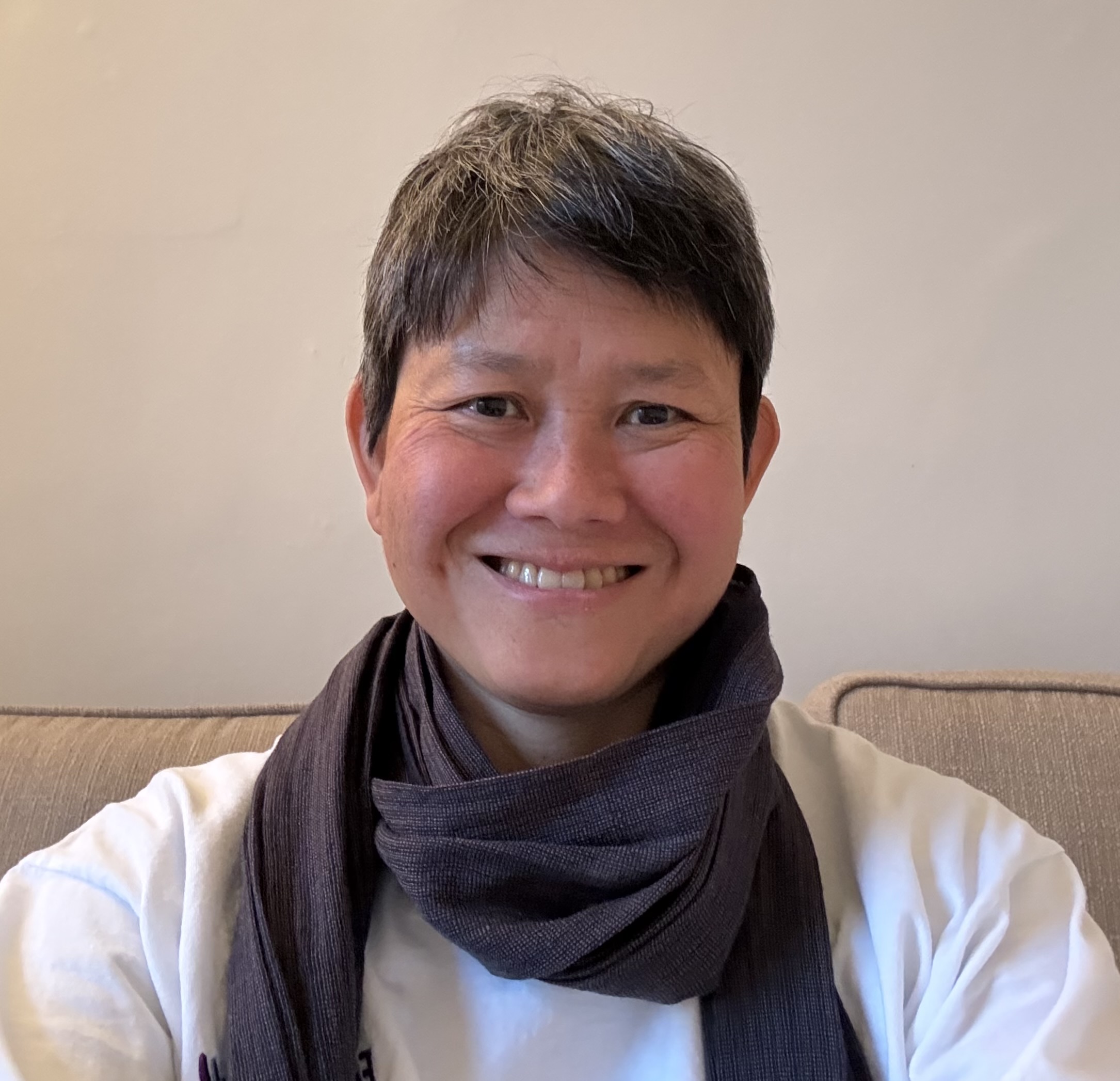 Photograph of Dawn Oei, Shiatsu Shin Tai Practitioner
