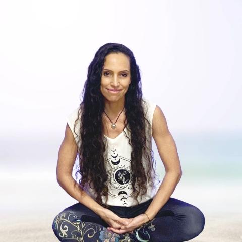 Bronwen-De-Klerk-Shiatsu-Yoga-Practitioner